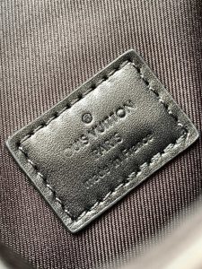 Louis Vuitton Shoulder Bag M82535