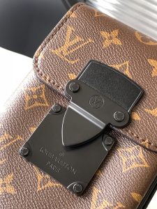 Louis Vuitton Shoulder Bag M81522