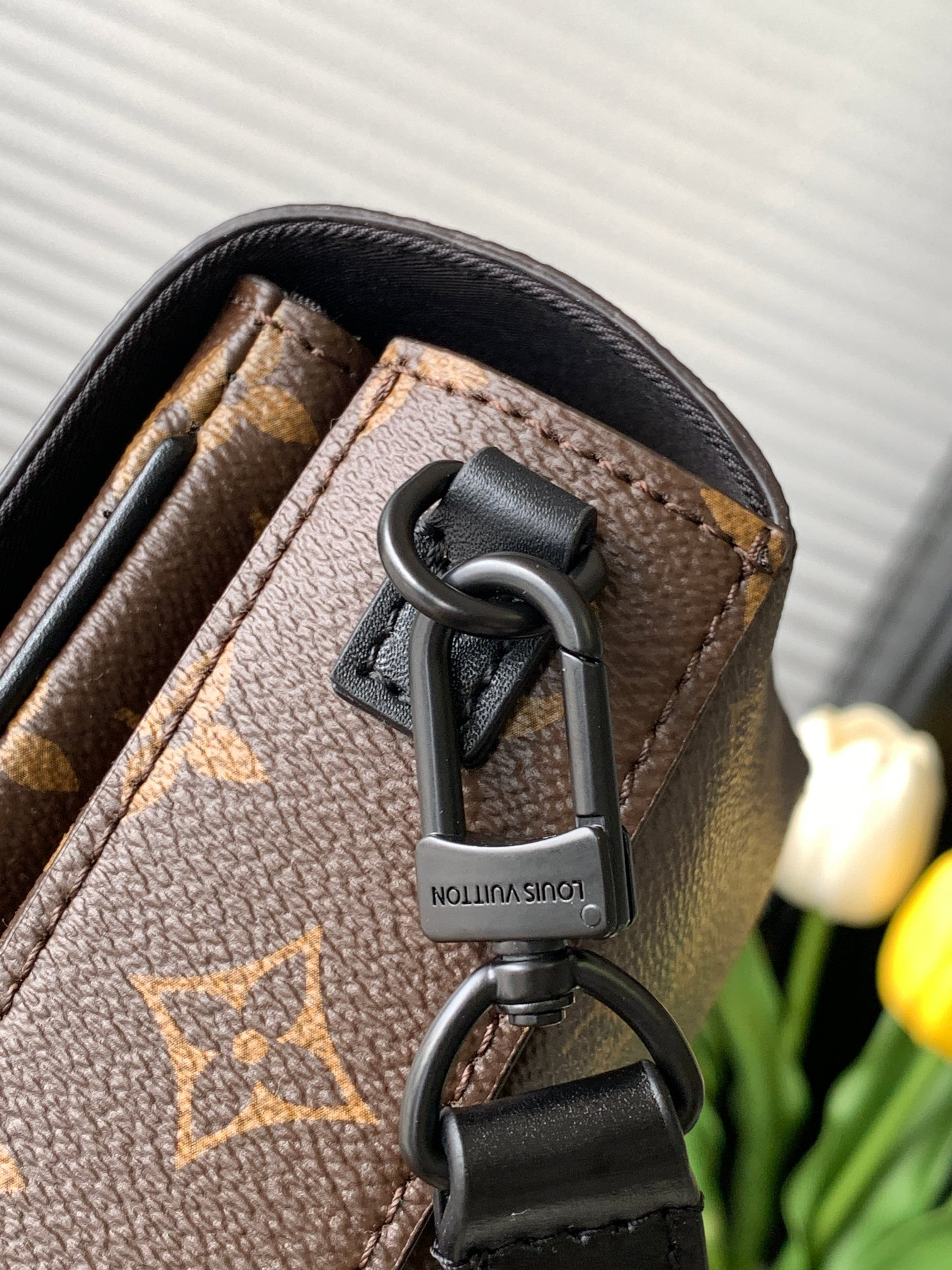 Louis Vuitton Shoulder Bag M81522