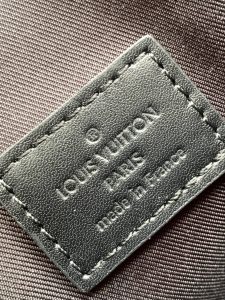 Louis Vuitton Shoulder Bag M81522
