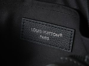 Louis Vuitton Messenger Bag M14988 in Black