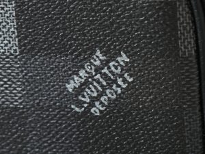 Louis Vuitton Messenger Bag M14988 in Black