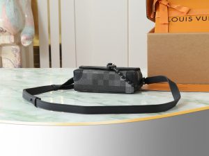 Louis Vuitton Shoulder Bag M14923 in Black