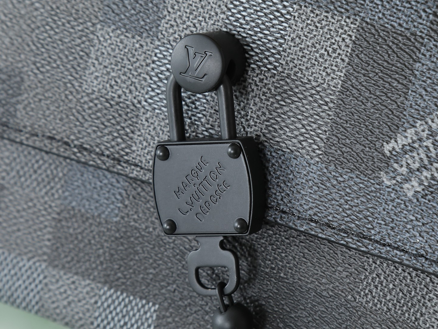 Louis Vuitton Shoulder Bag M14923 in Black