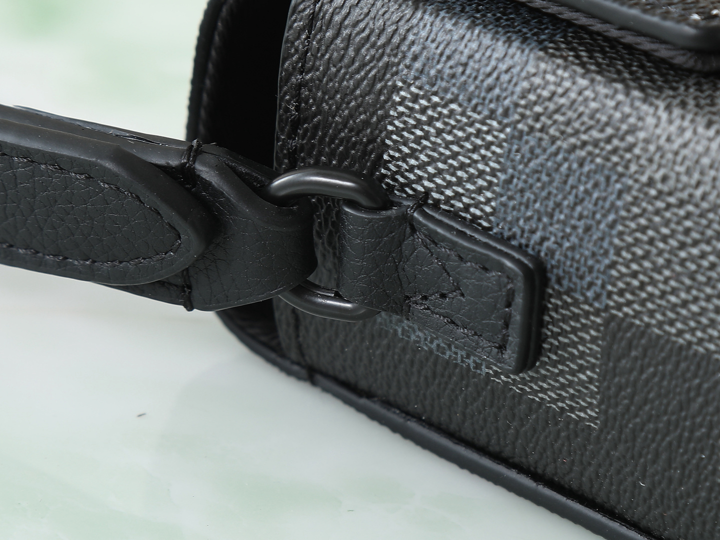 Louis Vuitton Shoulder Bag M14923 in Black