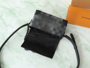 Louis Vuitton Shoulder Bag M14923 in Black