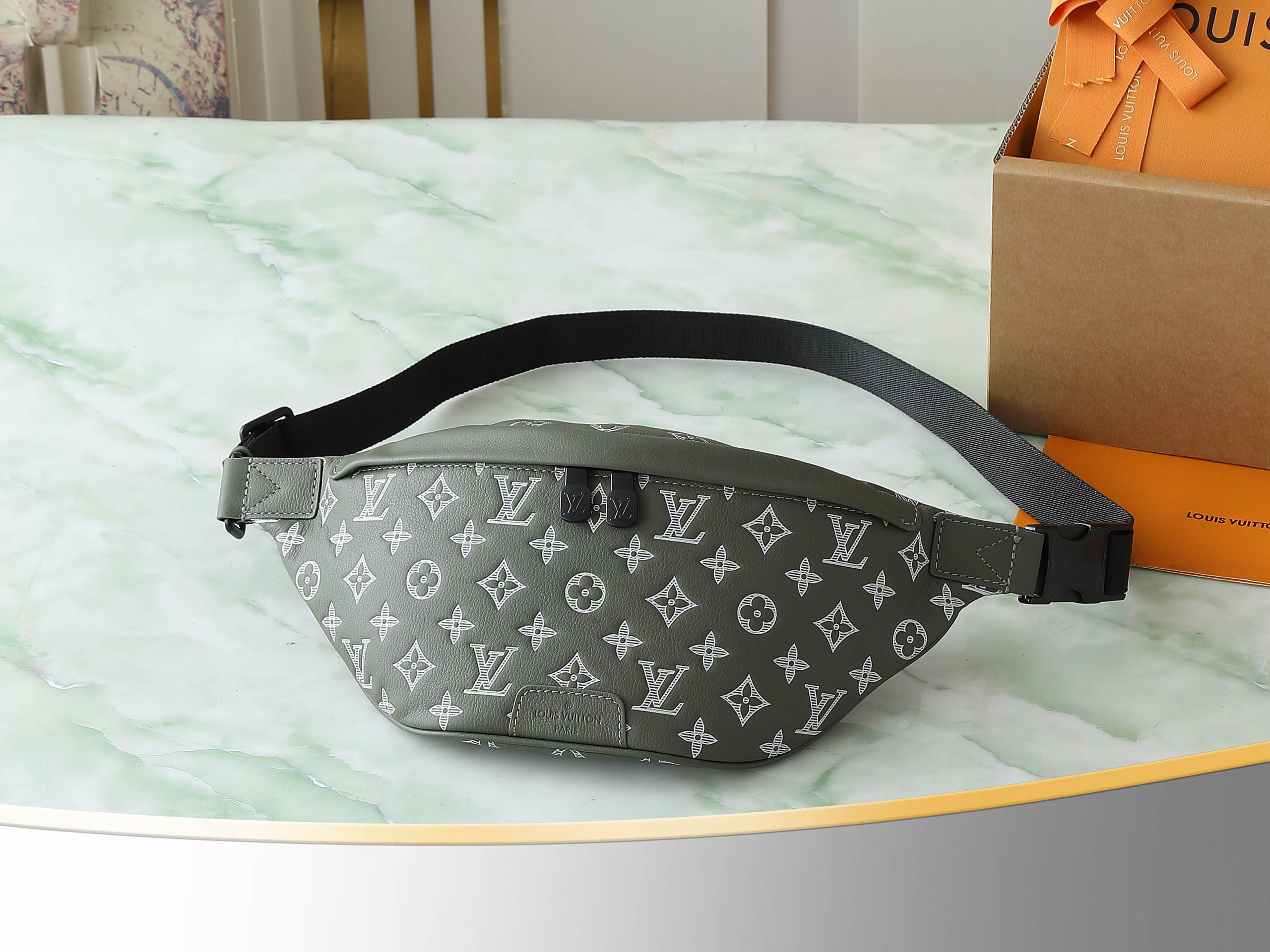 Louis Vuitton Card Holder M12508