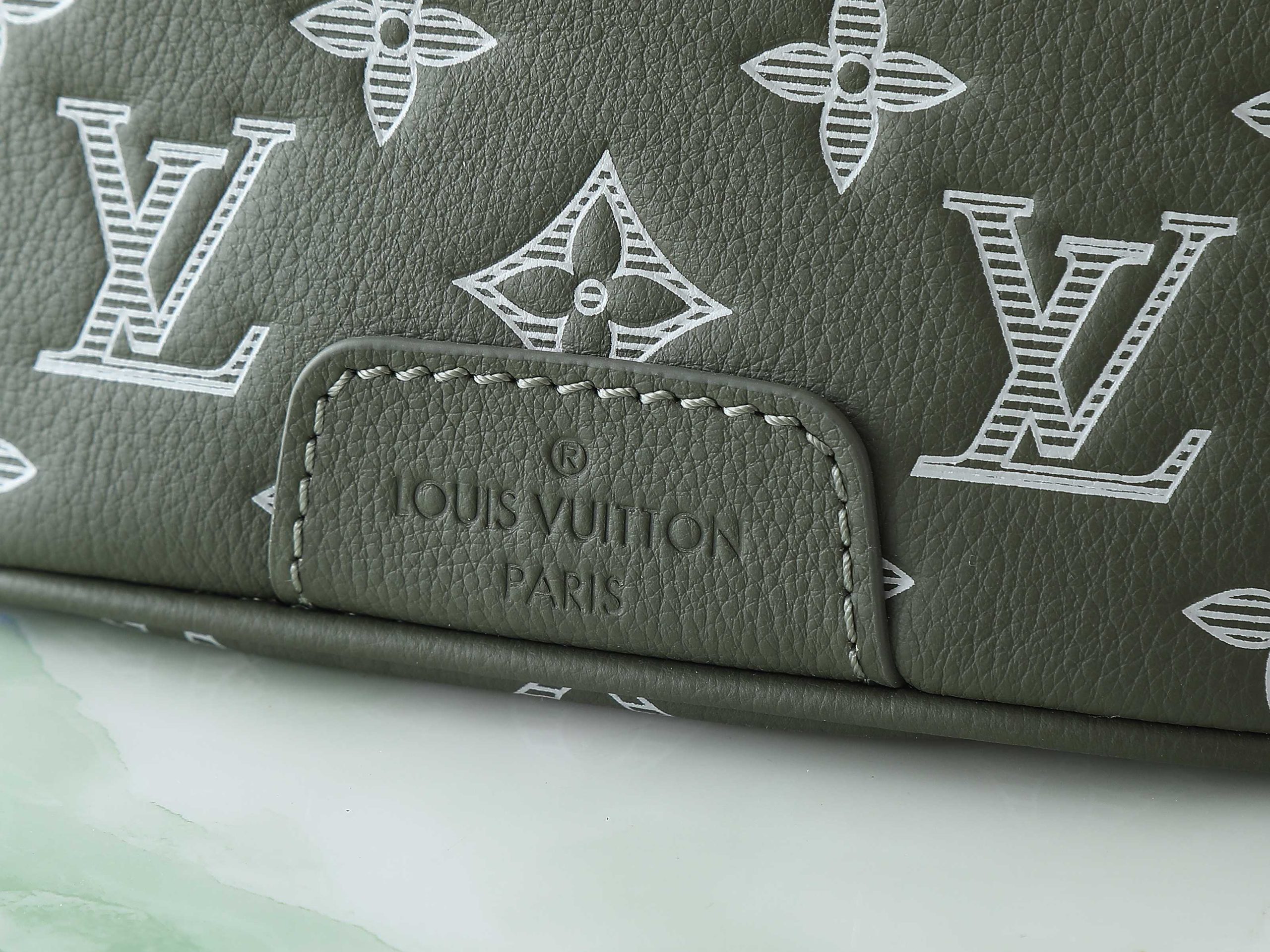 Louis Vuitton Card Holder M12508