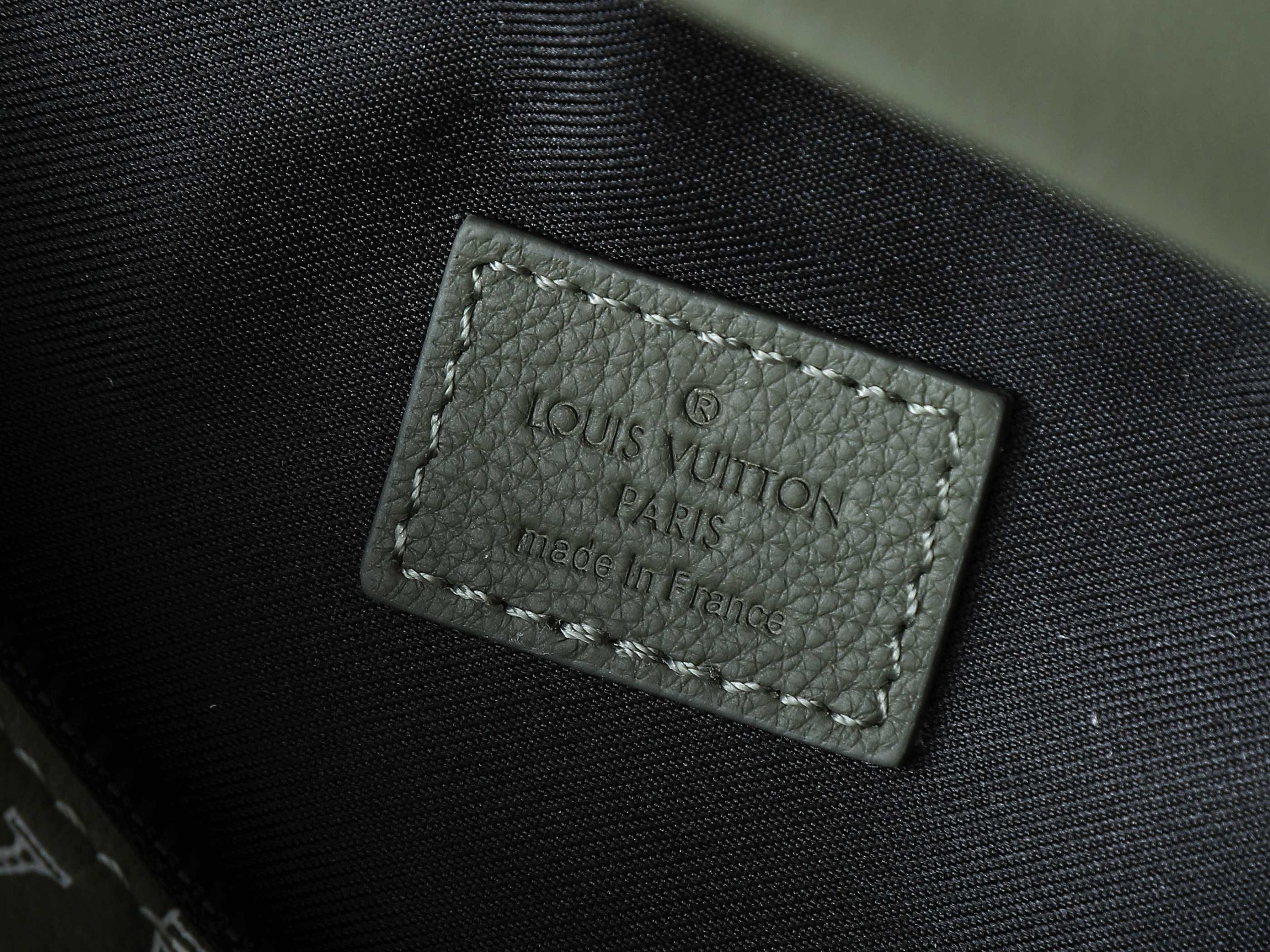 Louis Vuitton Card Holder M12508
