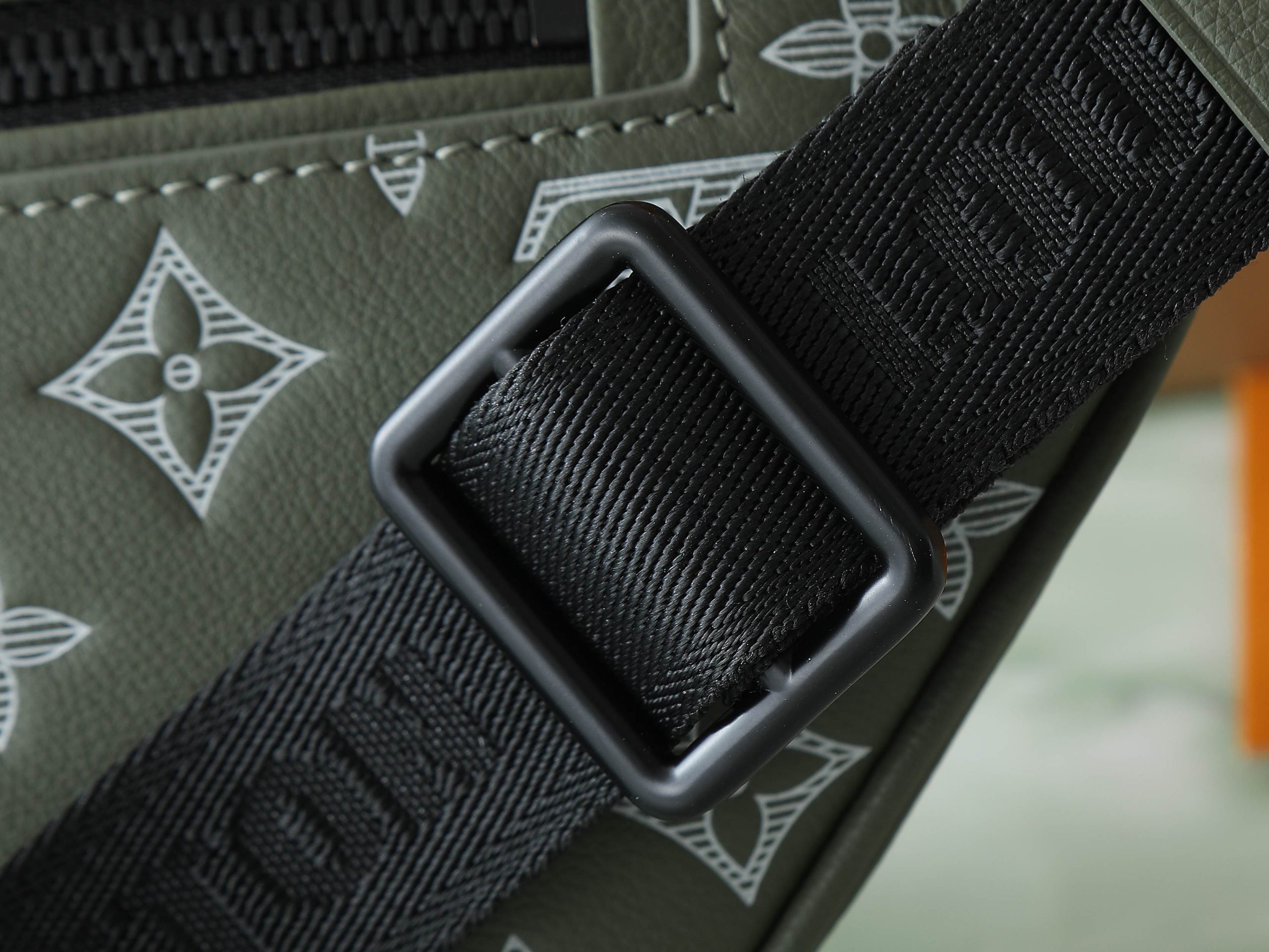 Louis Vuitton Card Holder M12508