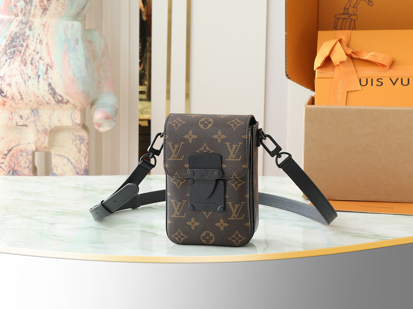 Louis Vuitton Shoulder Bag M81522
