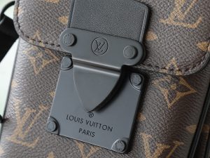 Louis Vuitton Shoulder Bag M81522