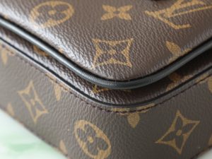 Louis Vuitton Shoulder Bag M81522