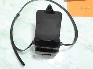 Louis Vuitton Shoulder Bag M81522