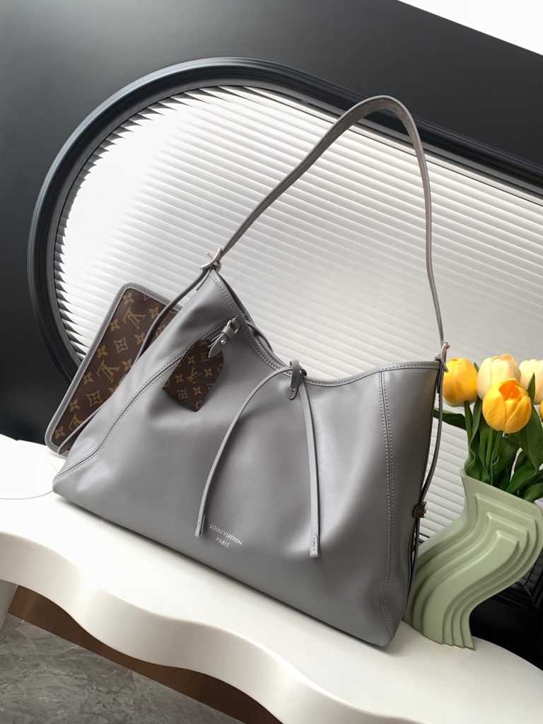 Louis Vuitton Handbag M12583