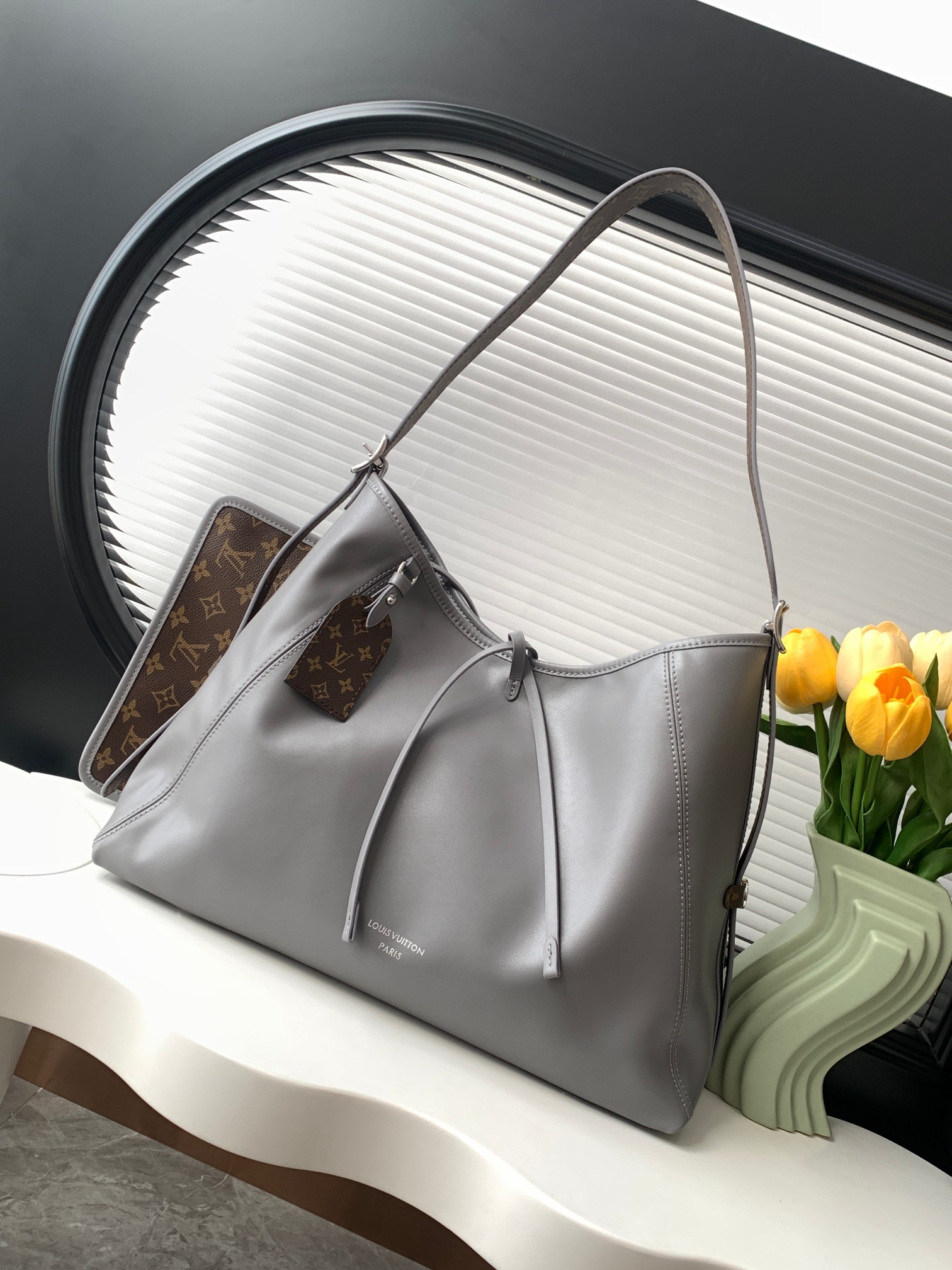 Louis Vuitton Handbag M12583