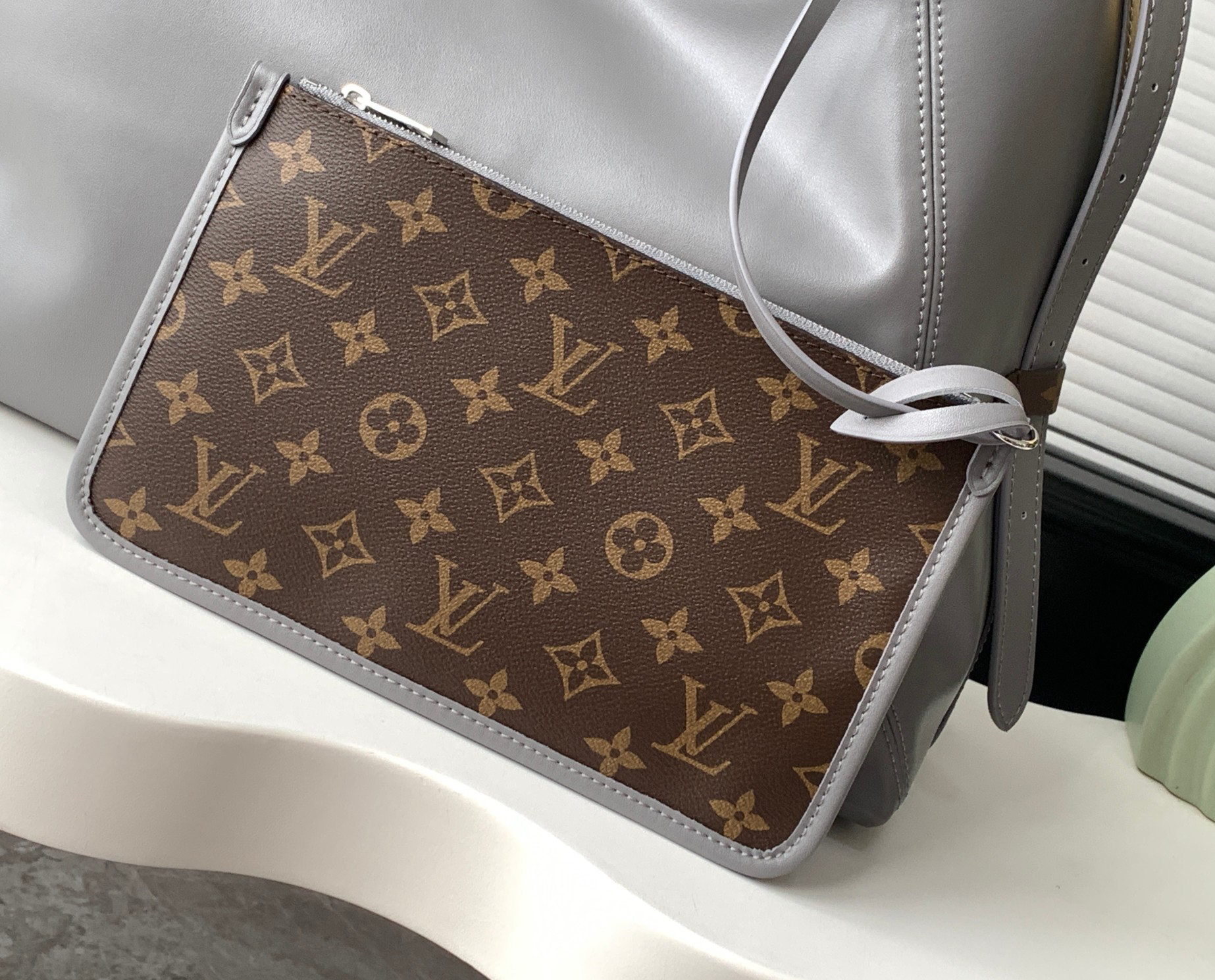 Louis Vuitton Handbag M12583