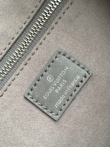 Louis Vuitton Handbag M12583
