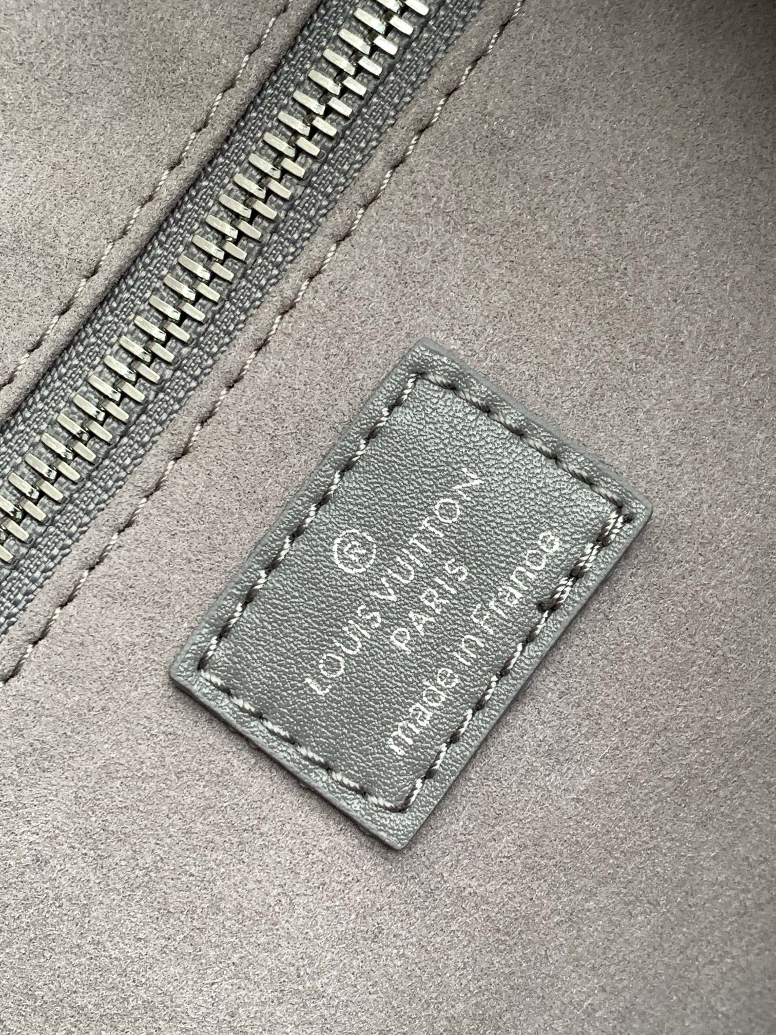 Louis Vuitton Handbag M12583