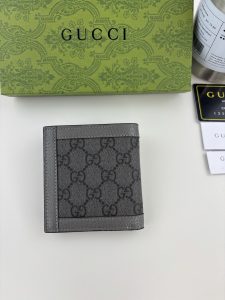 Chanel Card Holder 732016 in Grey