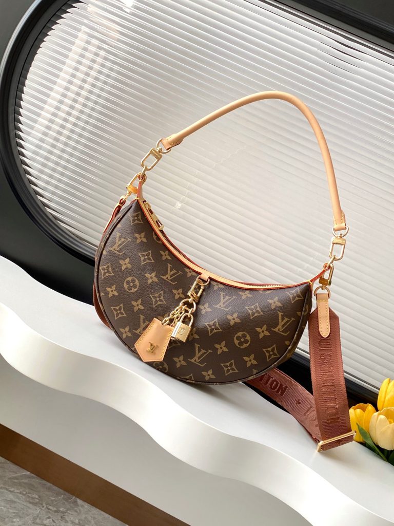 Louis Vuitton Shoulder Bag M12939