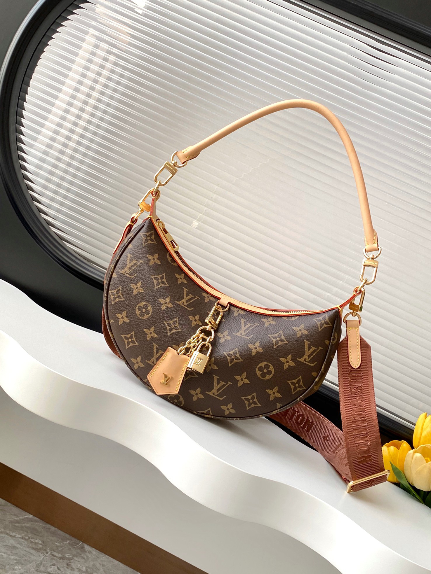 Louis Vuitton Shoulder Bag M12939