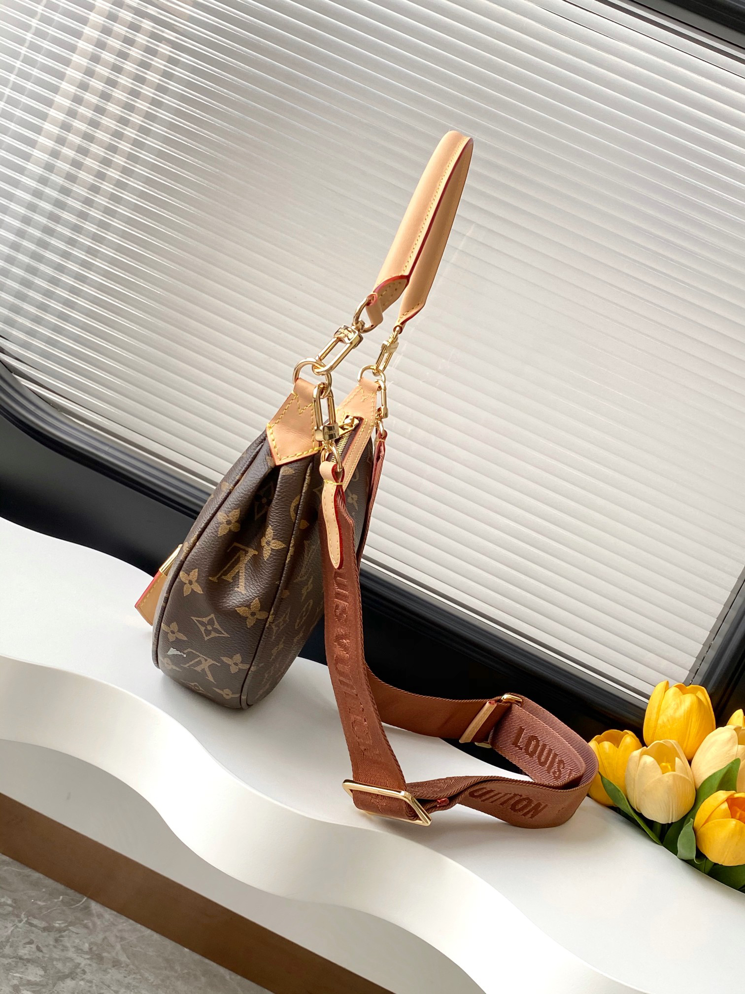 Louis Vuitton Shoulder Bag M12939