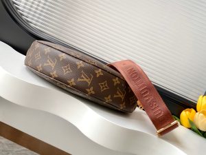 Louis Vuitton Shoulder Bag M12939