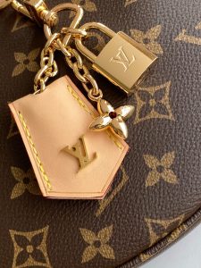 Louis Vuitton Shoulder Bag M12939
