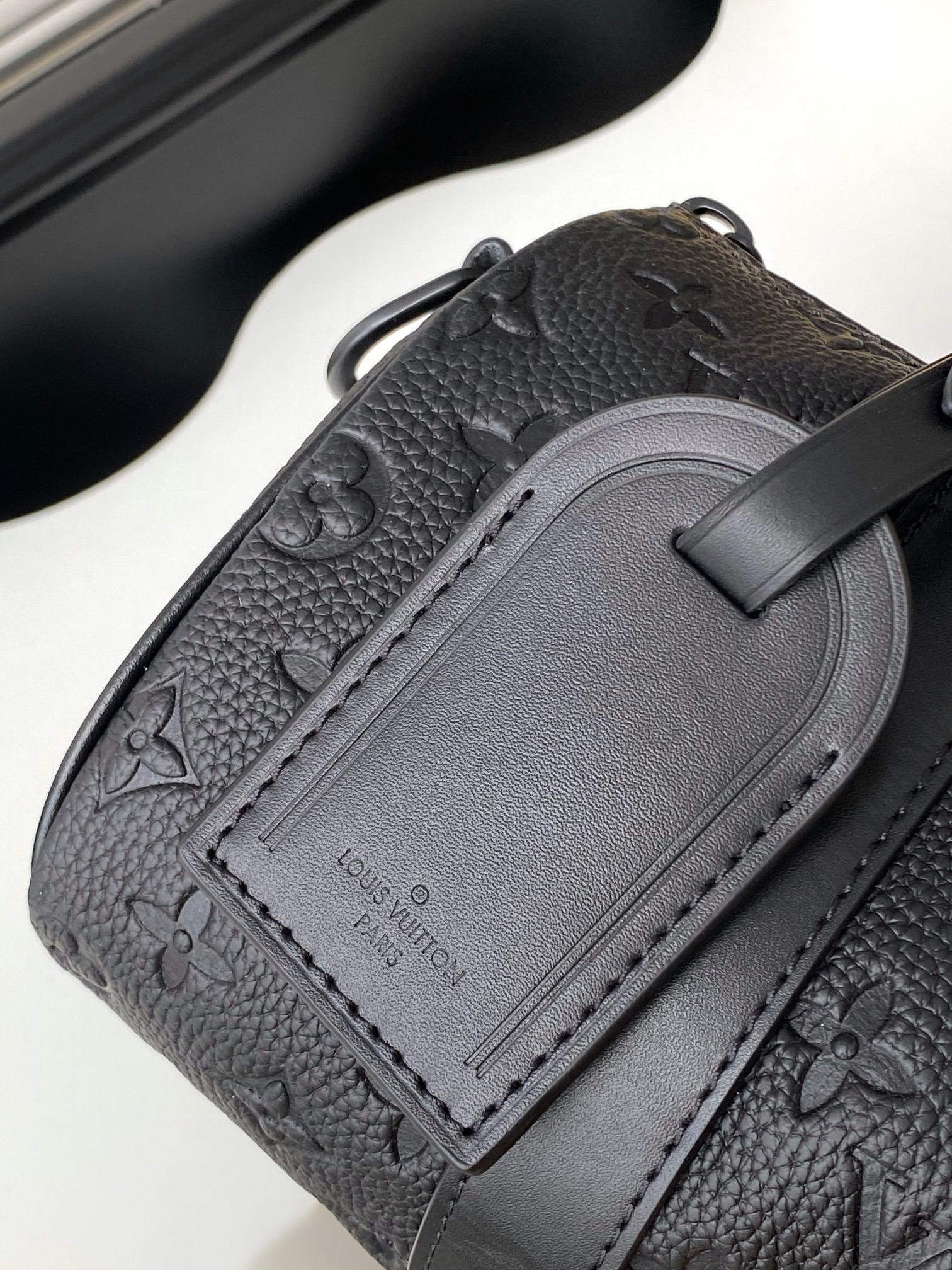 Louis Vuitton Handbag M20900