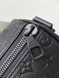 Louis Vuitton Handbag M20900