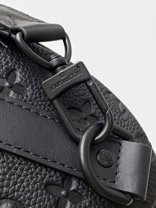 Louis Vuitton Handbag M20900