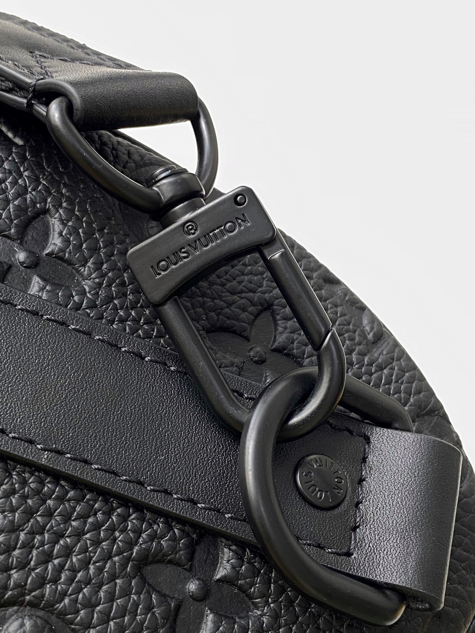 Louis Vuitton Handbag M20900