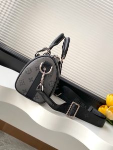 Louis Vuitton Handbag M46271