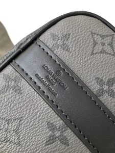 Louis Vuitton Handbag M46271