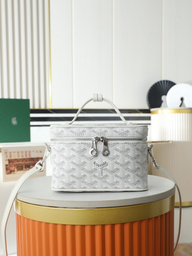 Goyard Shoulder Bag 020185 in White