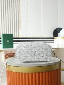 Goyard Shoulder Bag 020185 in White