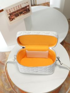 Goyard Shoulder Bag 020185 in White