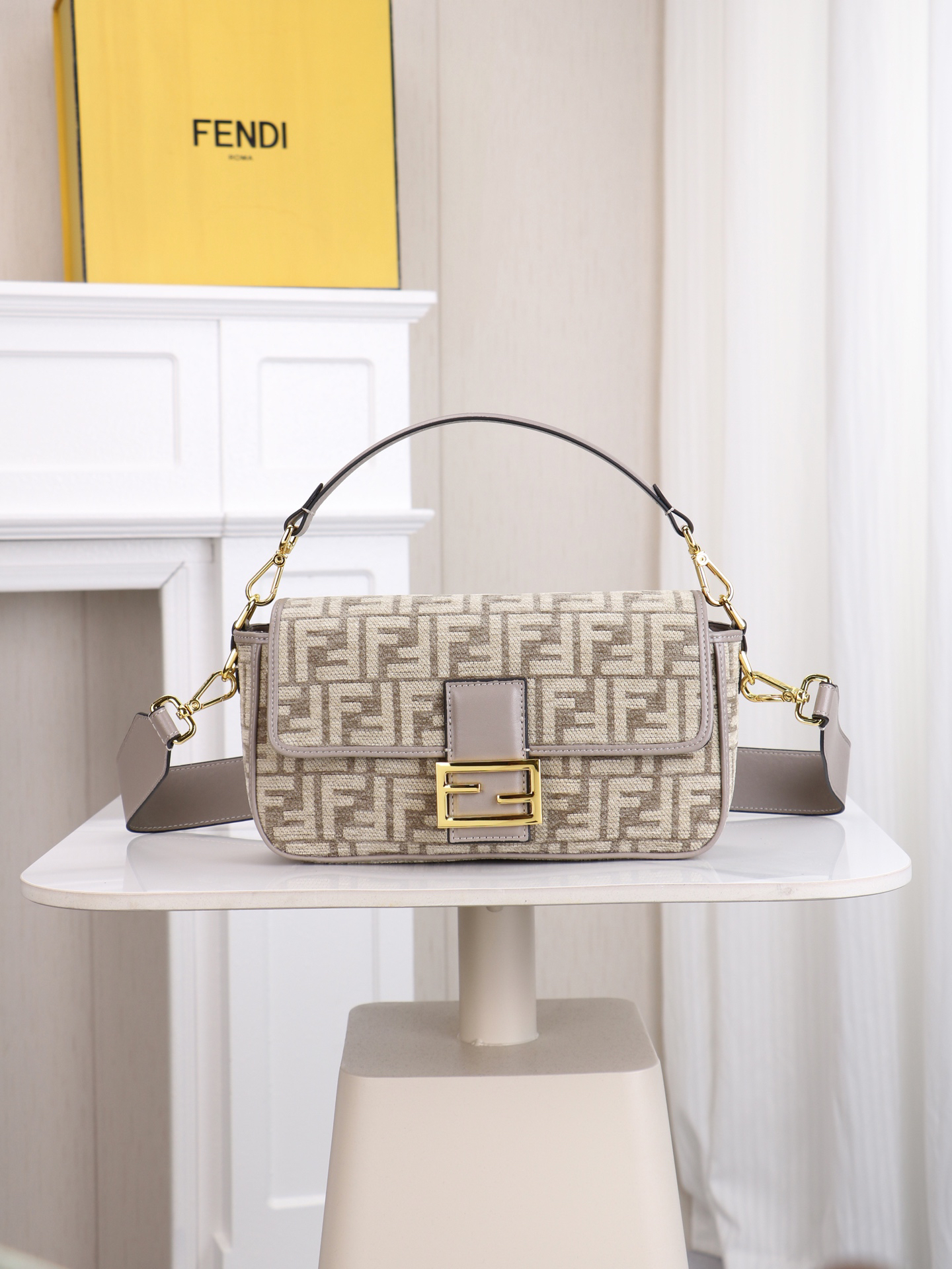 Fendi Shoulder Bag 8890