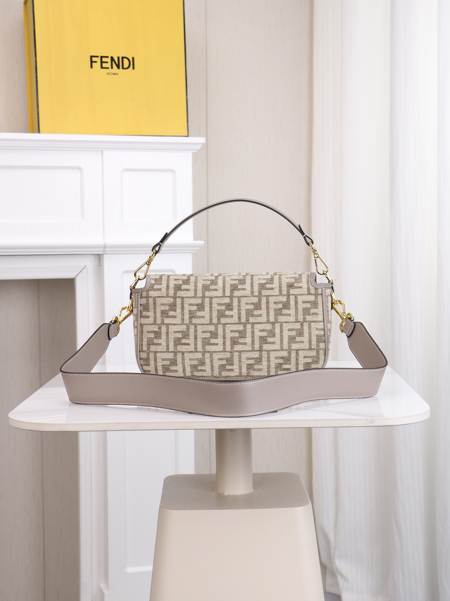 Fendi Shoulder Bag 8890