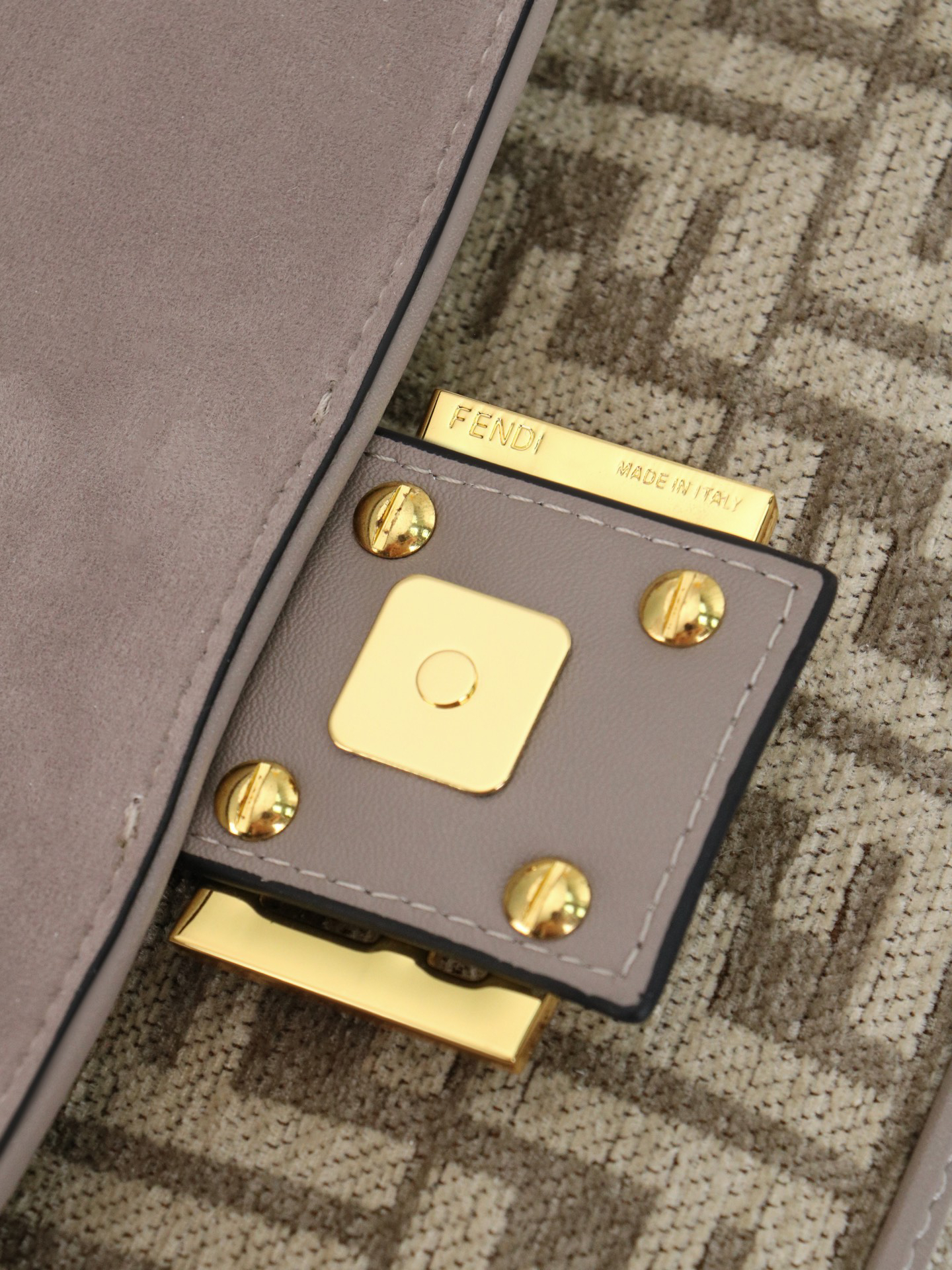 Fendi Shoulder Bag 8890