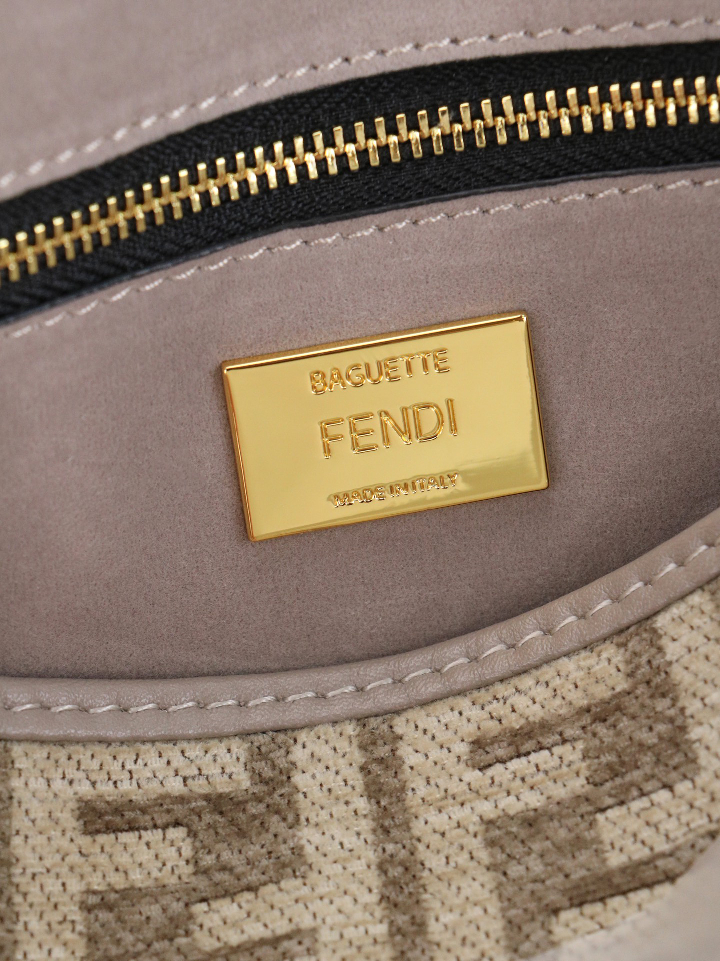 Fendi Shoulder Bag 8890