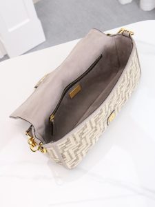 Fendi Shoulder Bag 8890