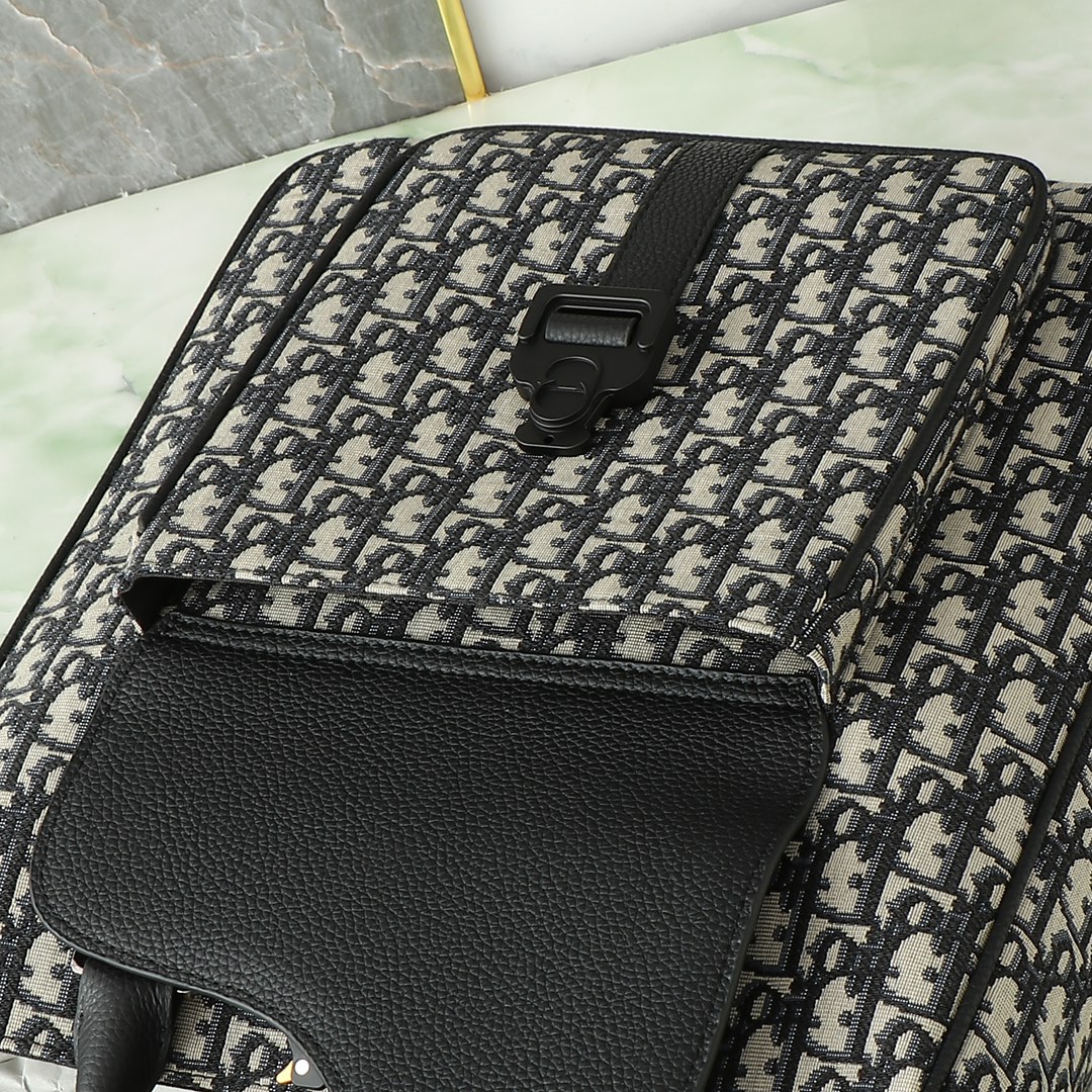 Bag 1228707670