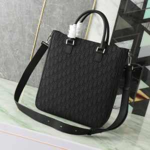 Shoulder Bag in Black