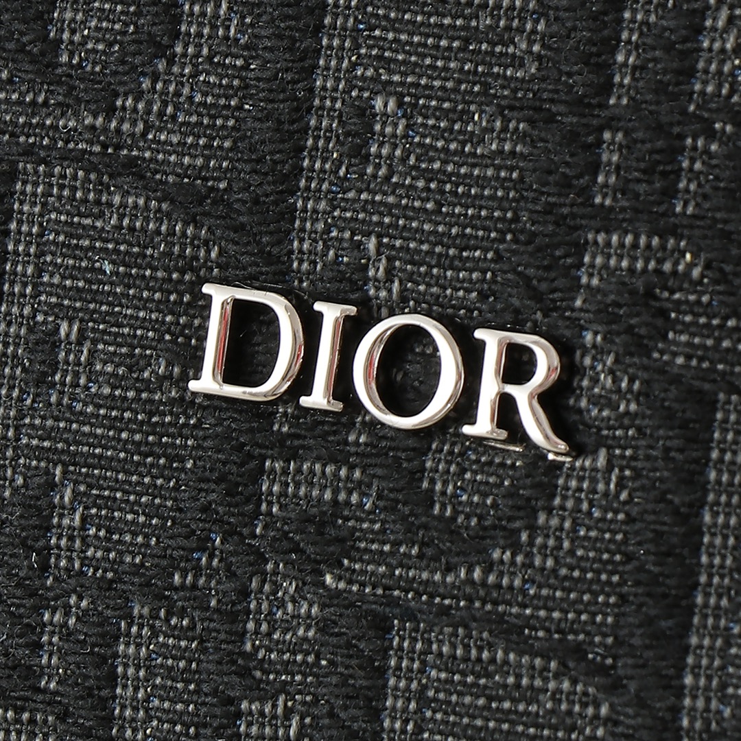 Shoulder Bag in Black