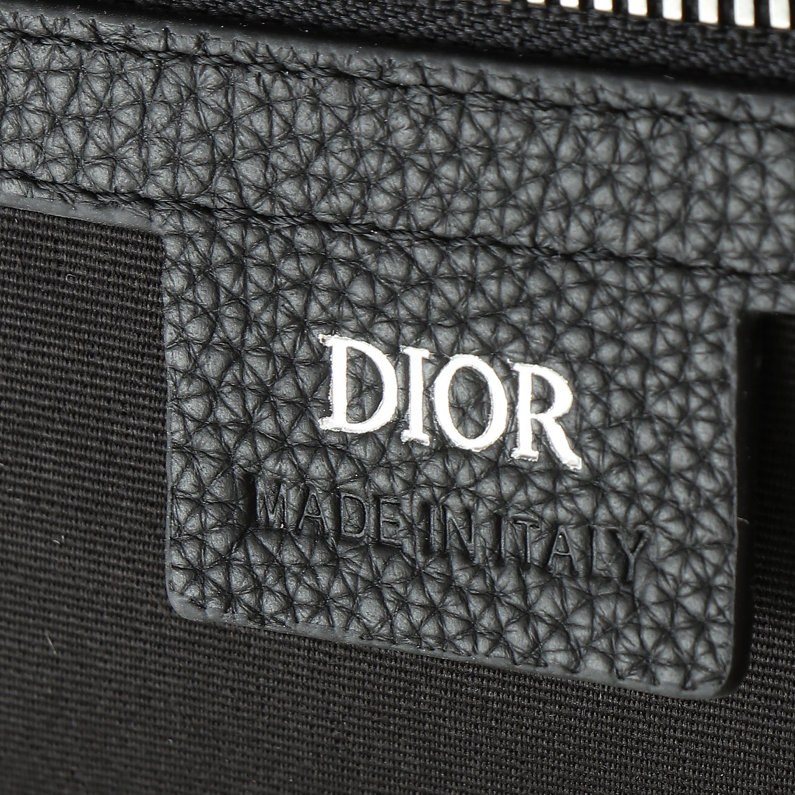 Shoulder Bag in Black