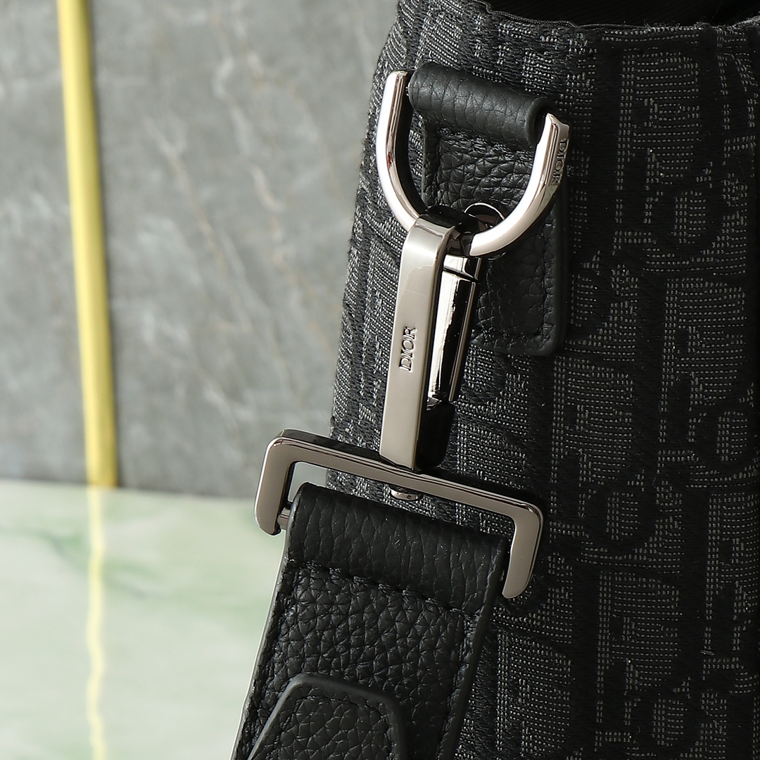 Bag 1228707674
