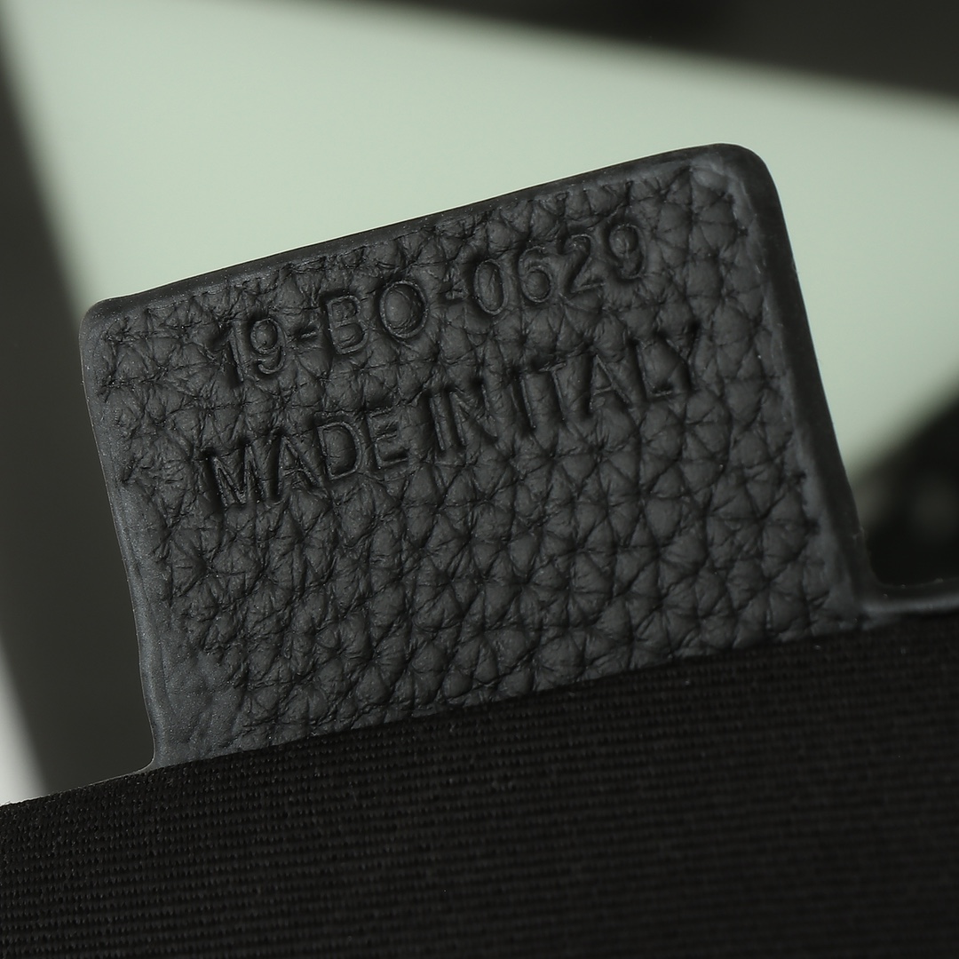 Bag 1228707674