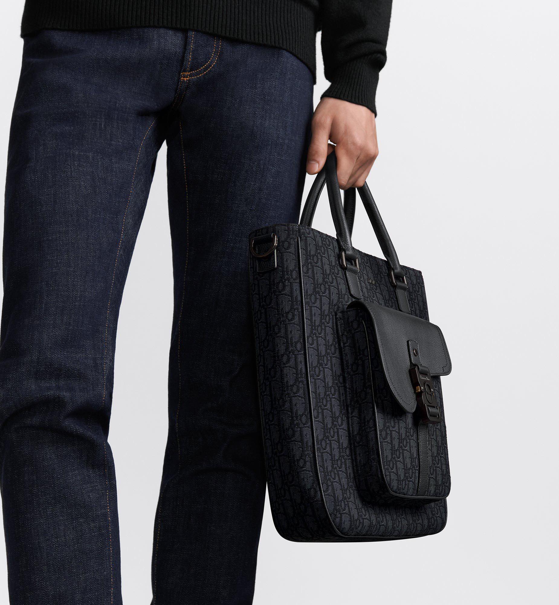 Bag 1228707677
